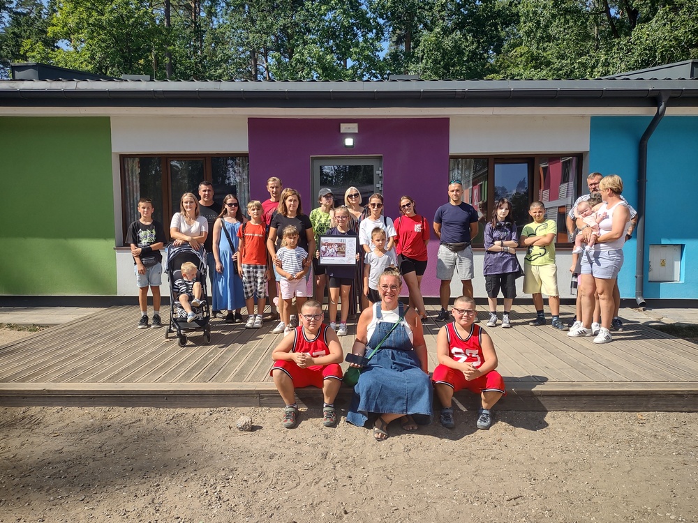 Zdjęcie grupowe wszystkich uczestników spotkania w ośrodku KULKA.